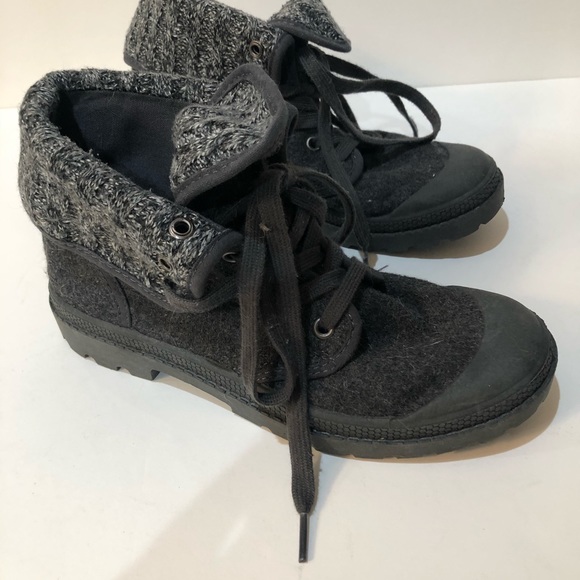 rocket dog walking boots